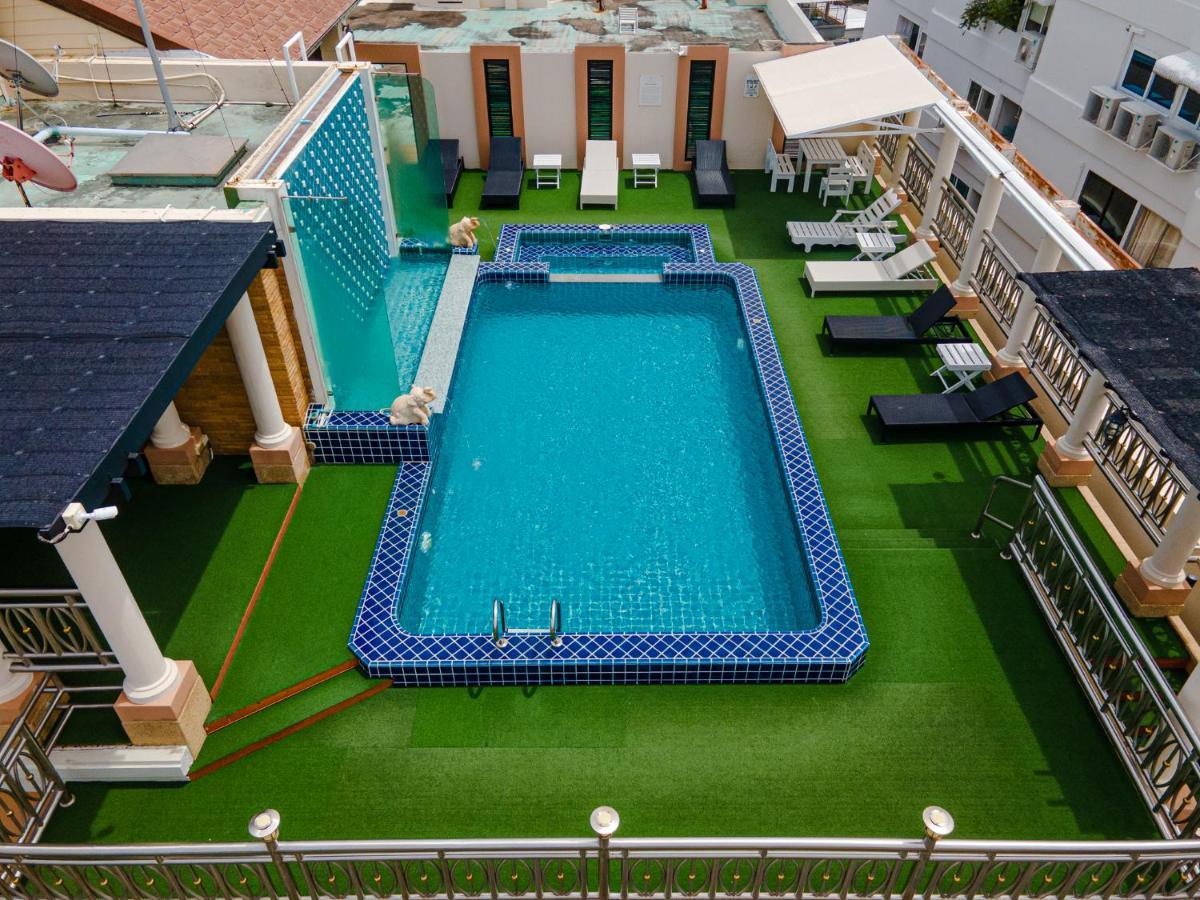 פאטאיה Whitehouse Condotel מראה חיצוני תמונה