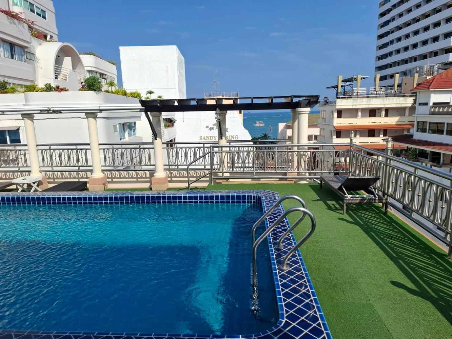 פאטאיה Whitehouse Condotel מראה חיצוני תמונה