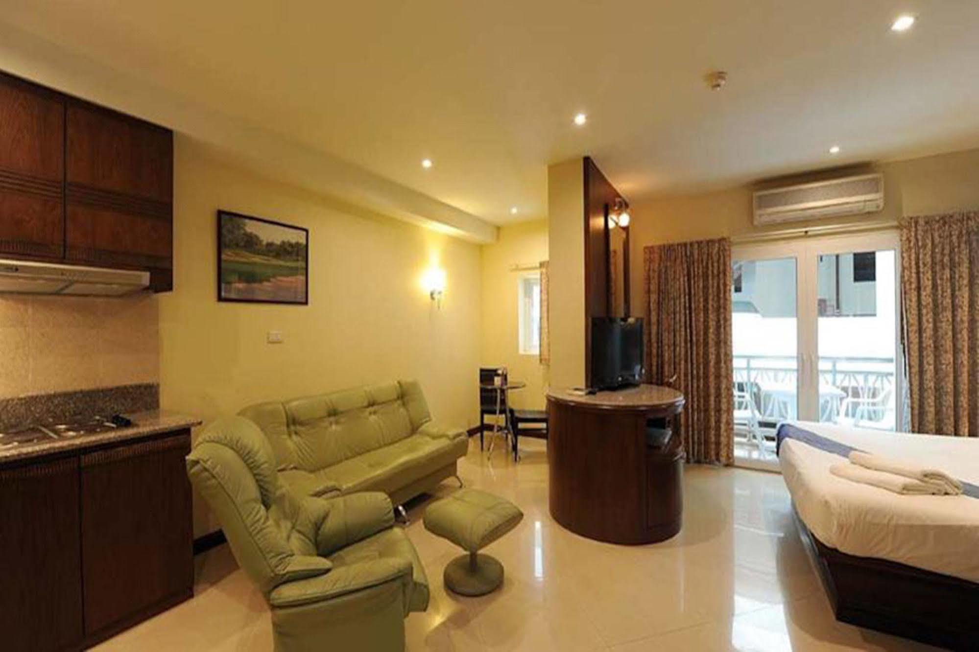 פאטאיה Whitehouse Condotel מראה חיצוני תמונה